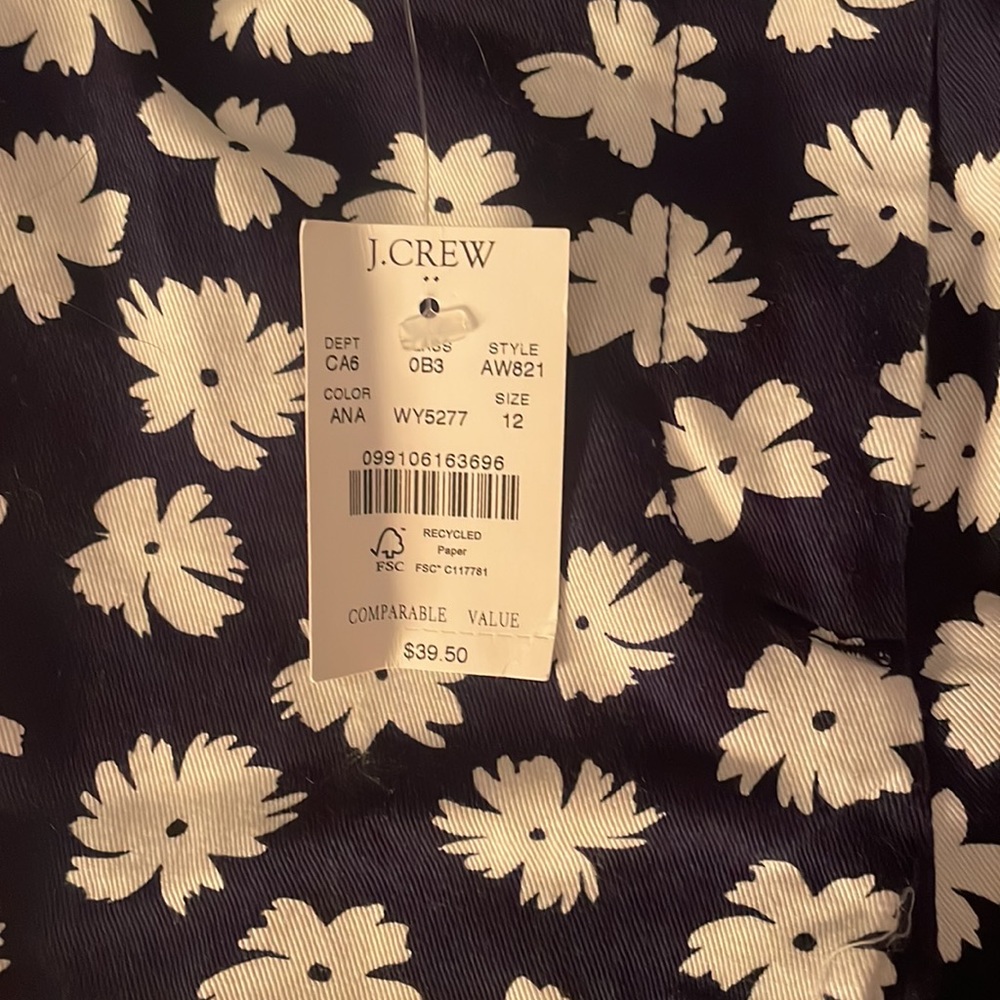 Shorts - Picture 2 of 4